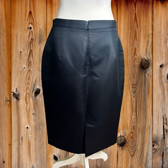 NWOT Givenchy Vintage Black Wool-Blend Textured Crepe Pencil Skirt Size 44 = 12 - Picture 8 of 16